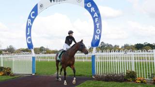 Fergusson-Smith makes winning return after injury layoff
