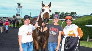 Revolt returns as Morris eyes Birdsville repeat