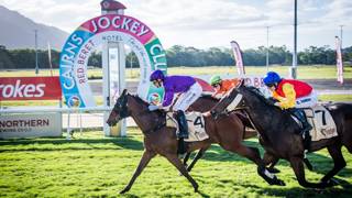 Manzelmann lands Cairns feature clean sweep